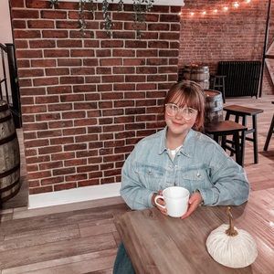 Meet your Posher, Caleigh